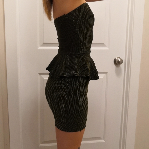 Strapless Peplum dress - Picture 3 of 8